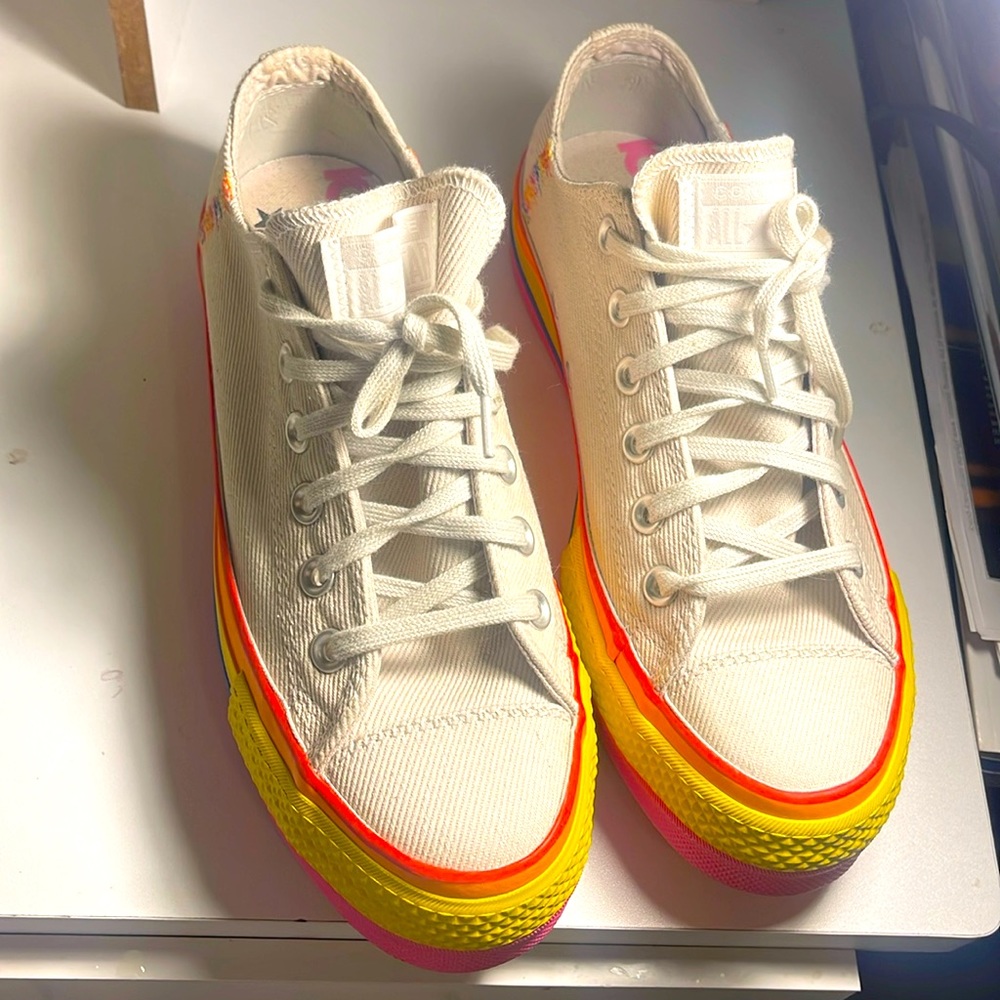 Nice All STAR converse size 7.5 USA size